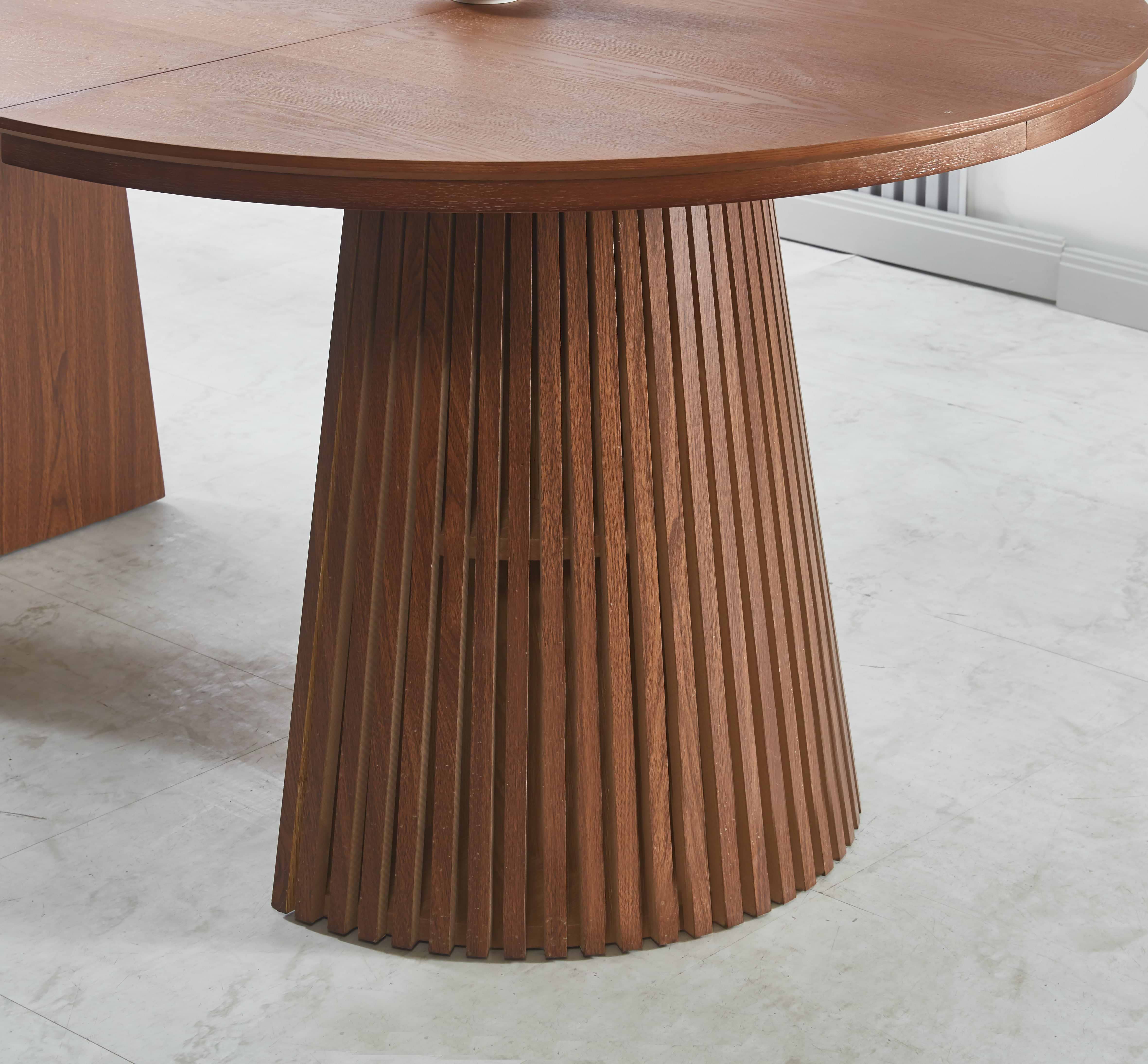 סט פינת אוכל שולחן אובלי נפתח צבע עץ אגוז 120-160/200 ס"מ דגם ריאן + 4 כיסאות צבע קרם בשילוב רגל אגוז דגם שחר