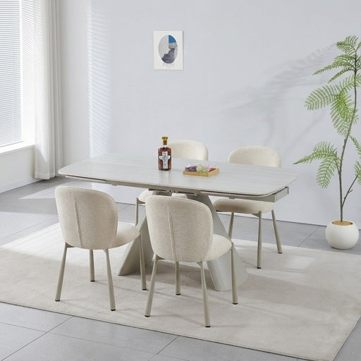 סט פינת אוכל שולחן מלבני נפתח טרוונטין בשילוב רגל מתכת בצבע מייפל דגם LEO + 4 כיסאות מרופדים בגוון חול רגל מייפל דגם לני