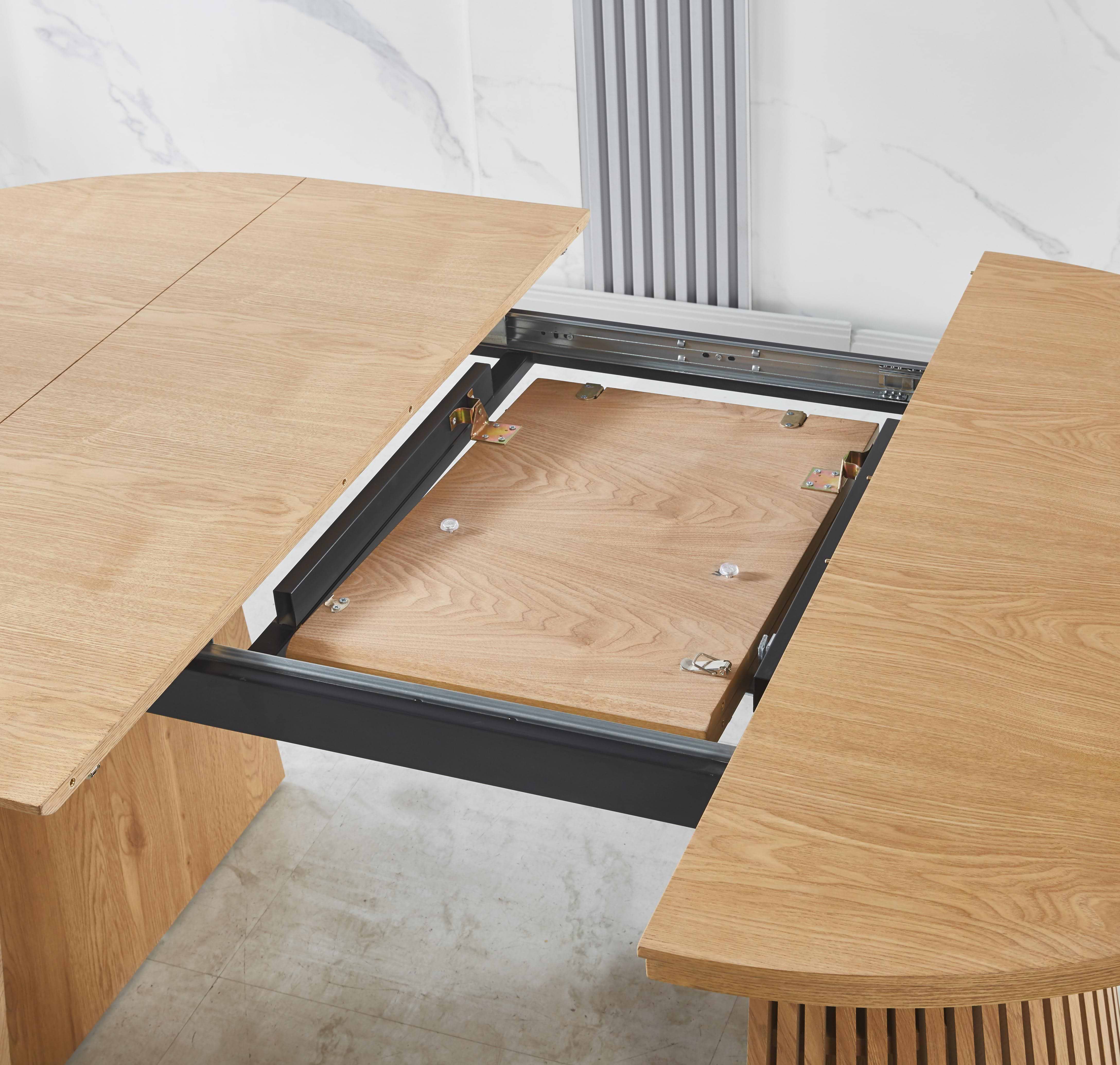 סט פינת אוכל שולחן אובלי נפתח צבע עץ אלון 120-160/200 ס"מ בתוספת 4 כיסאות מרופדים במגוון צבעים דגם שחר (שמנת)