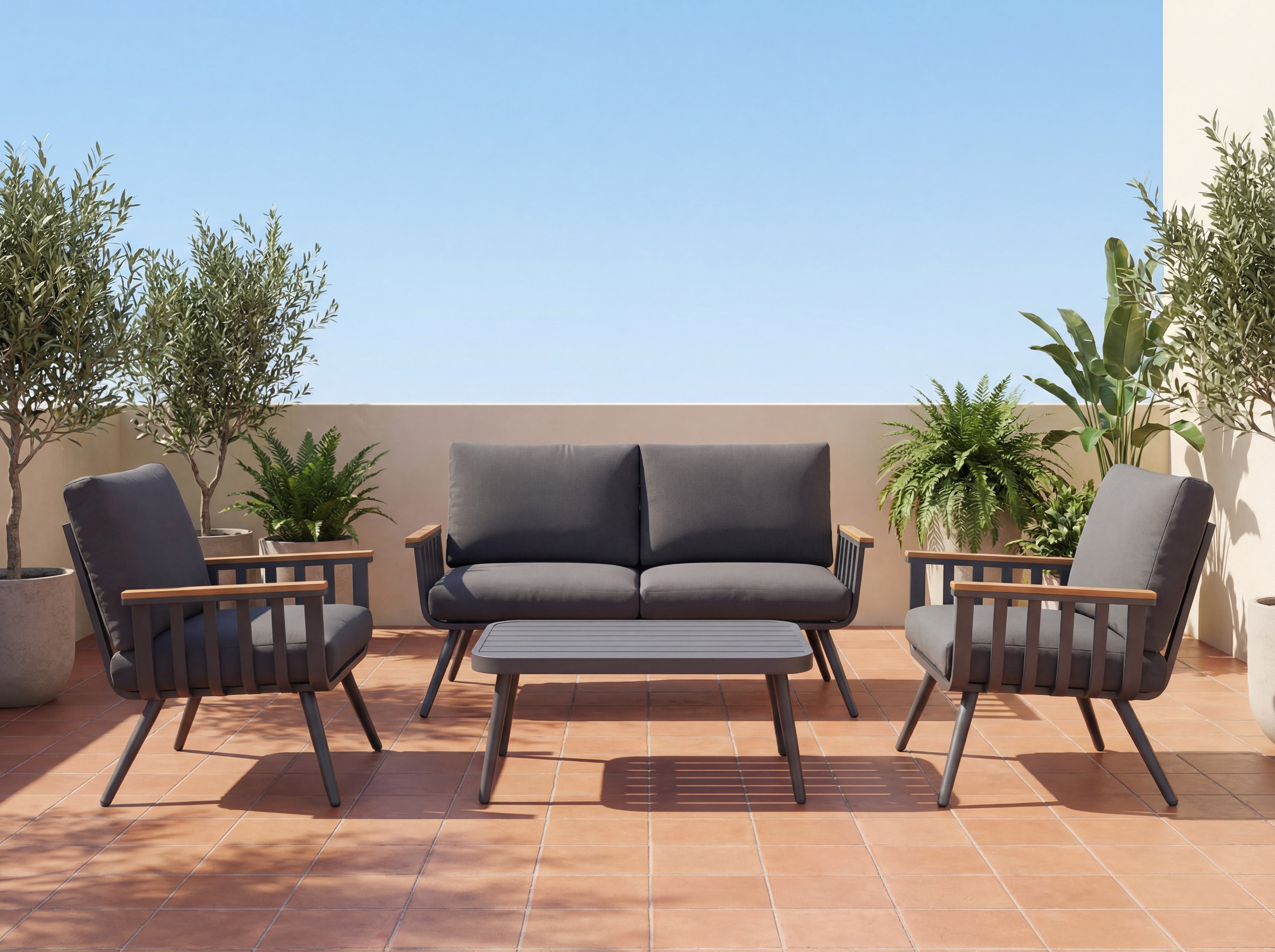 פינת ישיבה לגינה אלומיניום בצבע אפור בשילוב ידיות בצבע עץ וכריות אפורות דגם שיר