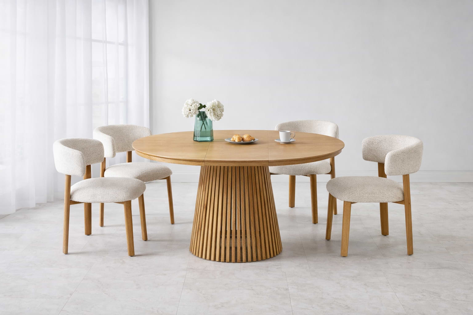 שולחן פינת אוכל עגול נפתח צבע עץ אלון 120-160 ס"מ דגם דילן + 4 כיסאות שירז צבע אלון בשילוב בד חול