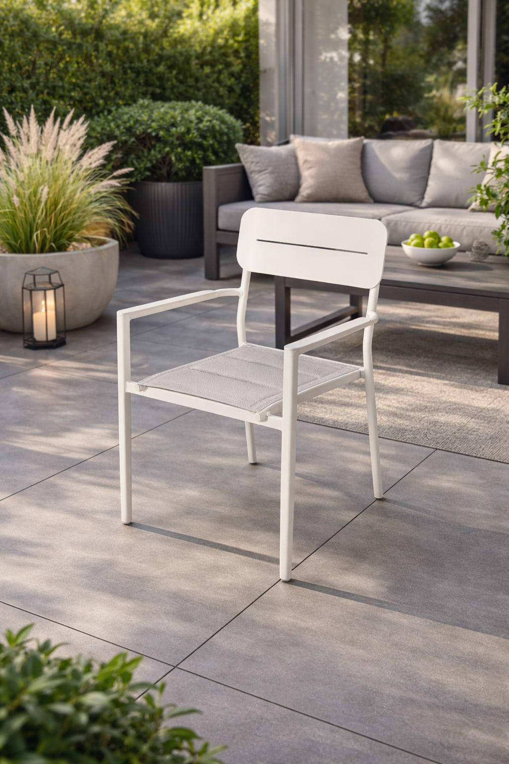 סט פינת אוכל לגינה מאלומיניום בצבע לבן בשילוב פלטה דמוי אבן בשילוב 4 כסאות 150*90 ס"מ דגם פרזלי