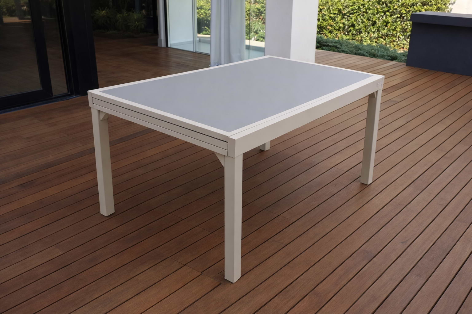 שולחן אלומיניום לגינה נפתח 100x135/270 שמפניה