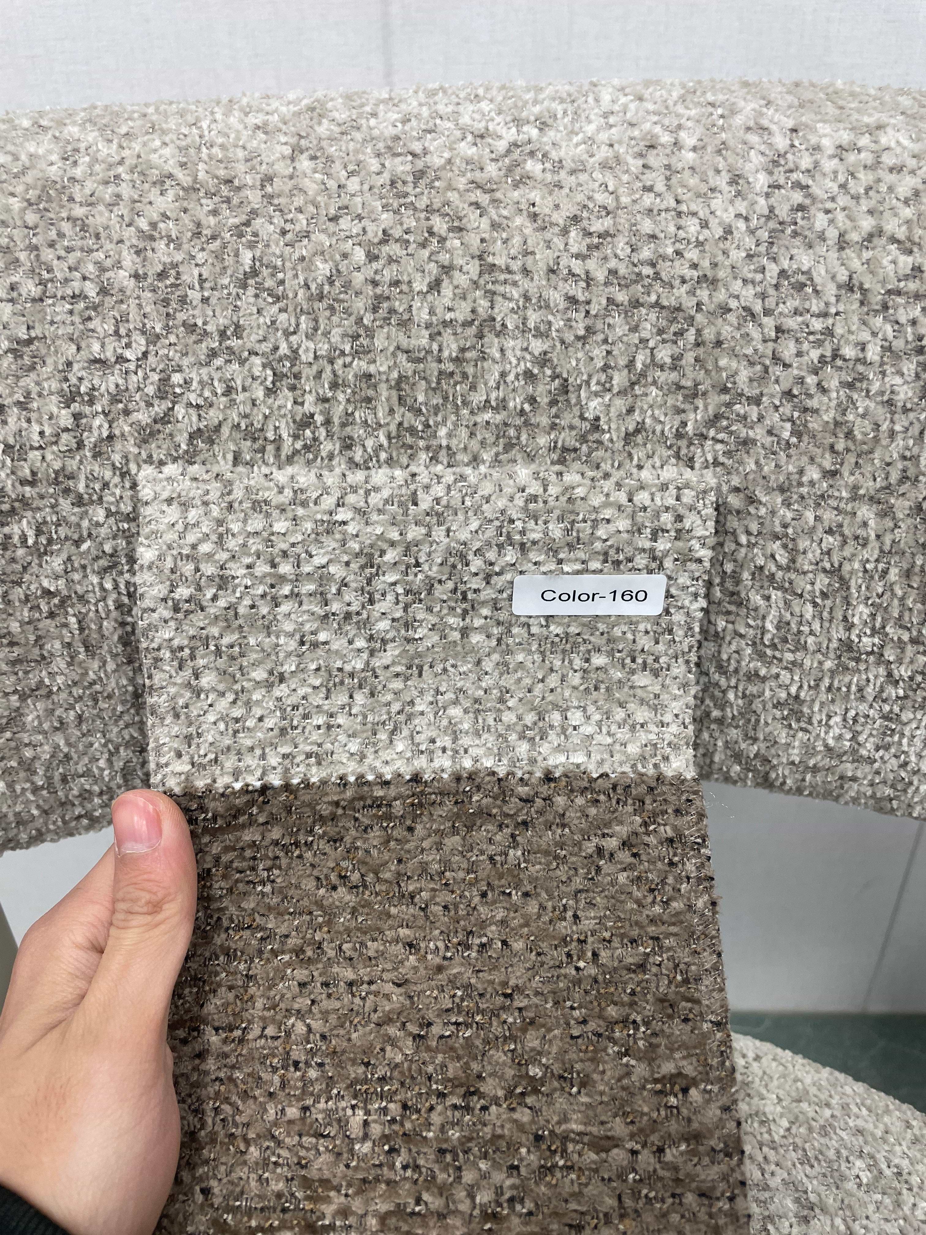 כסא אוכל מרופד צבע חול בשילוב רגלי מייפל דגם שירז