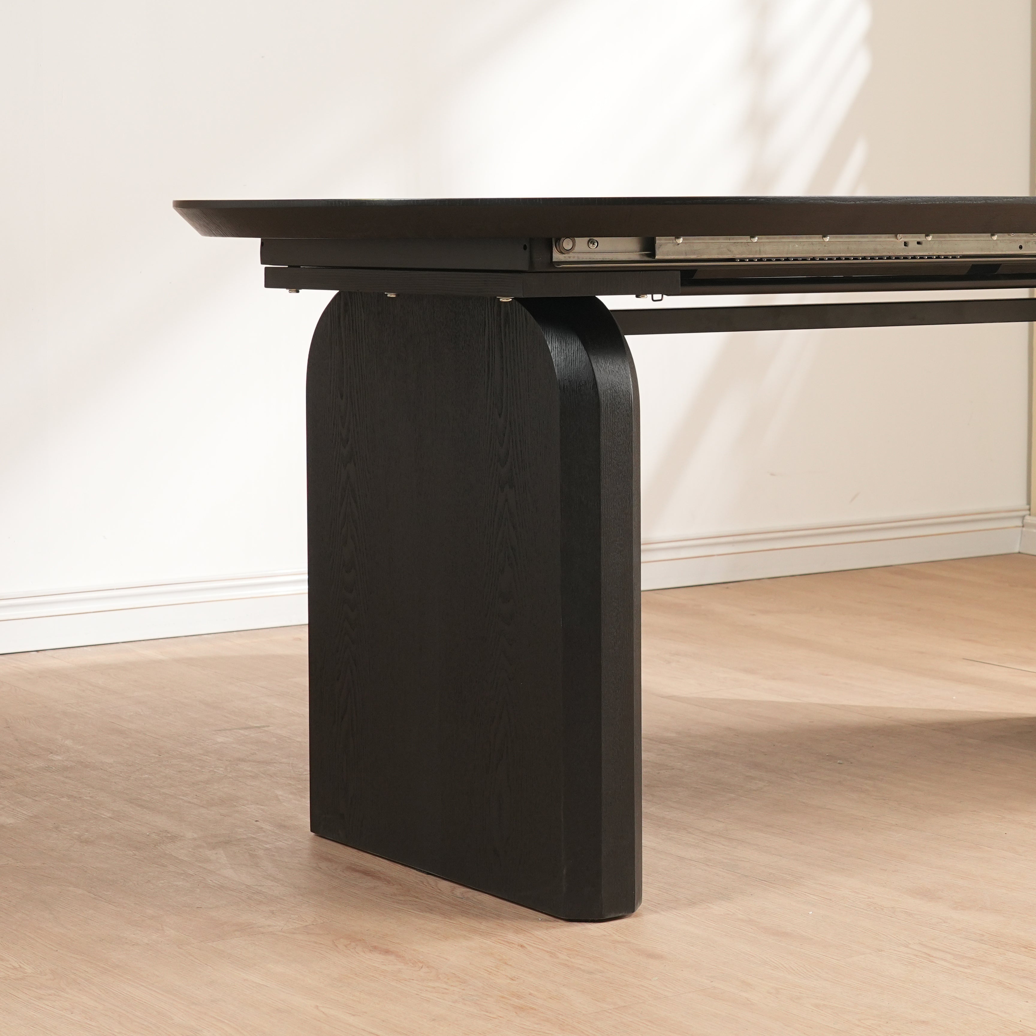 שולחן פינת אוכל מרטין נפתח צבע שחור 180-260*90 ס"מ