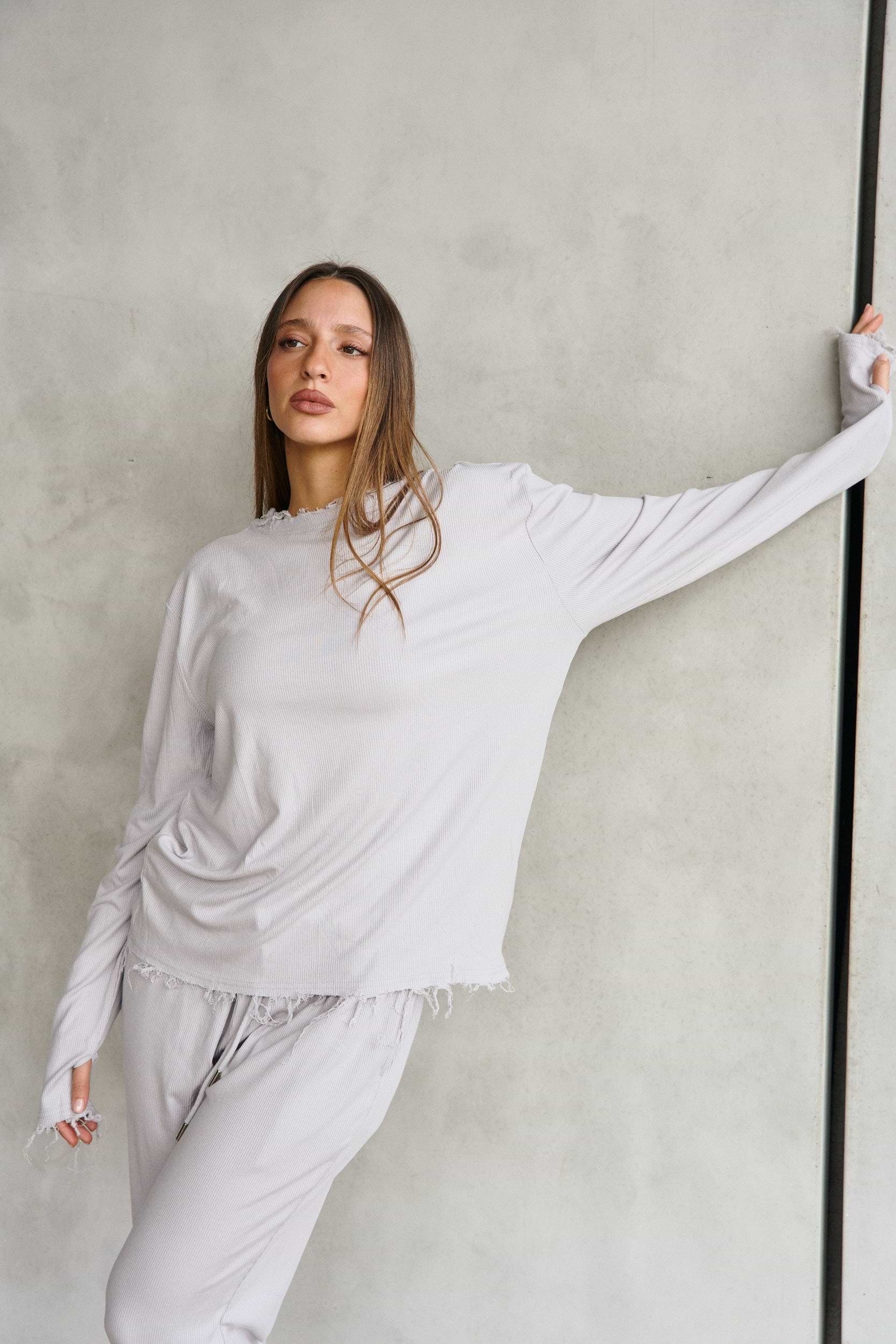 בגדי ספורט לנשים ADDISON LIGHT GREY - SHIRT
