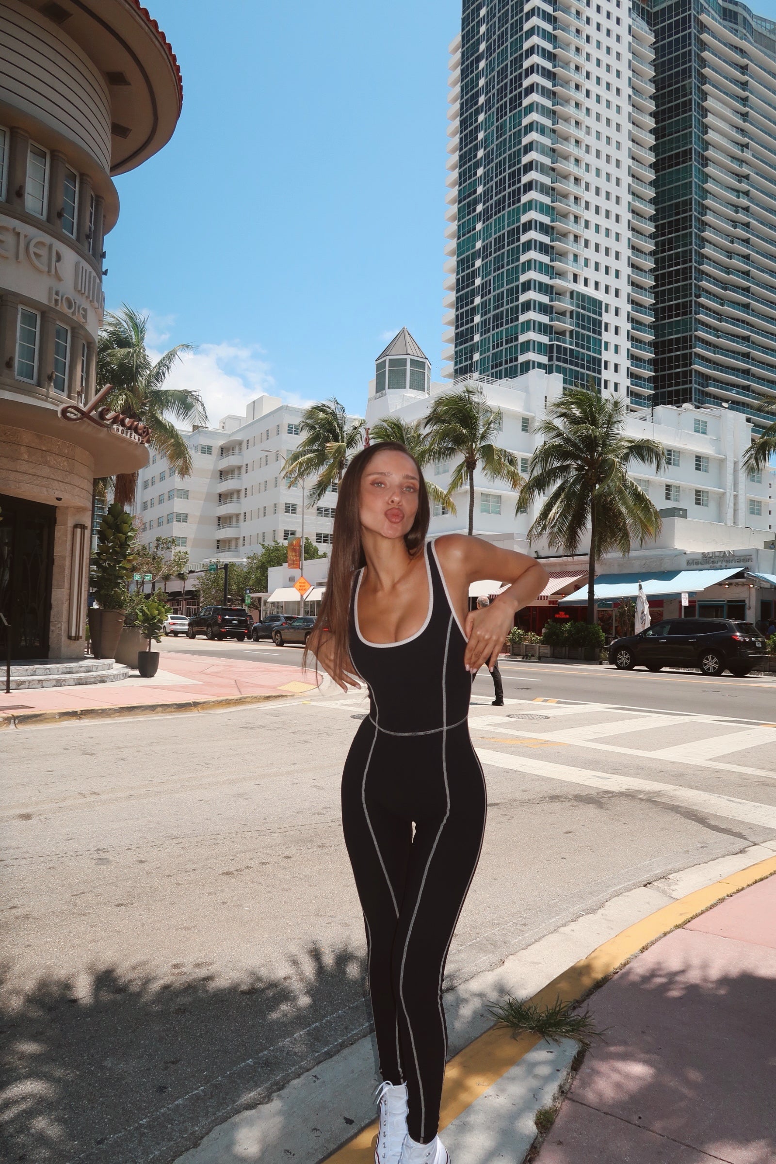 MOLLY BLACK - ONESIE