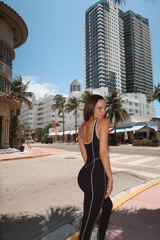 MOLLY BLACK - ONESIE