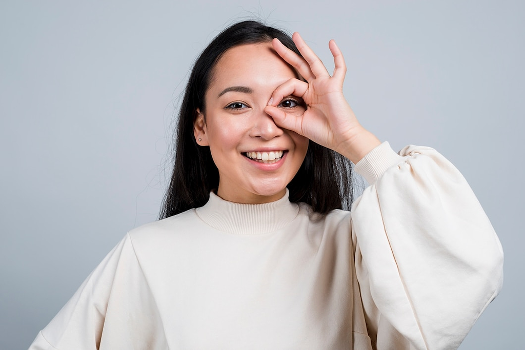 lady with healthy eyes