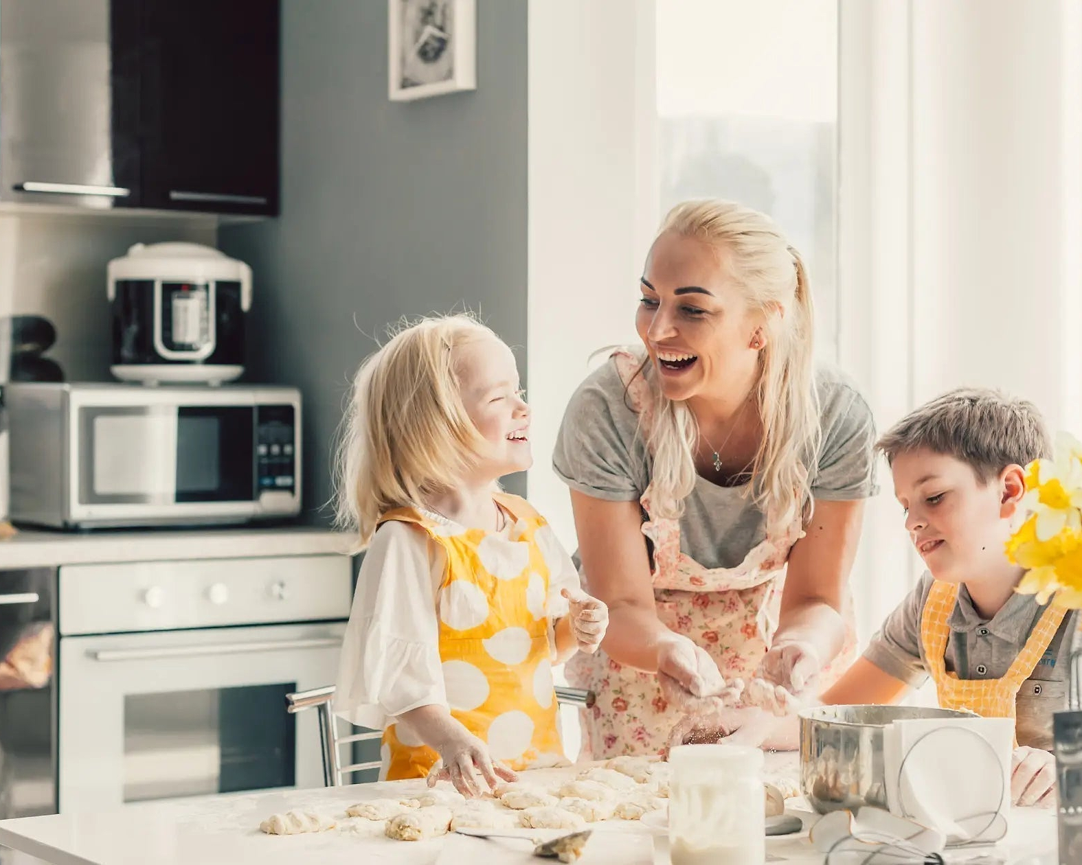 12 Deliciously Yummy Collagen Protein Drinks, Snacks and Recipes - Chief Nutrition