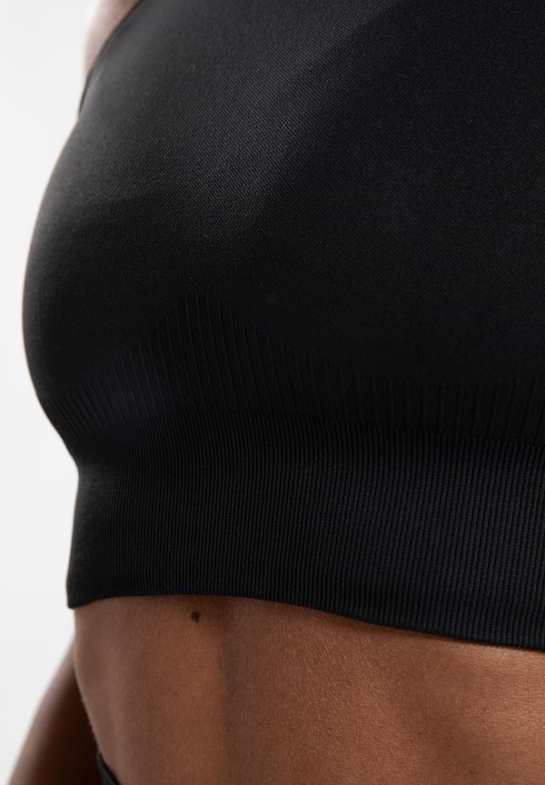 Olivia Seamless Crop Top - Black