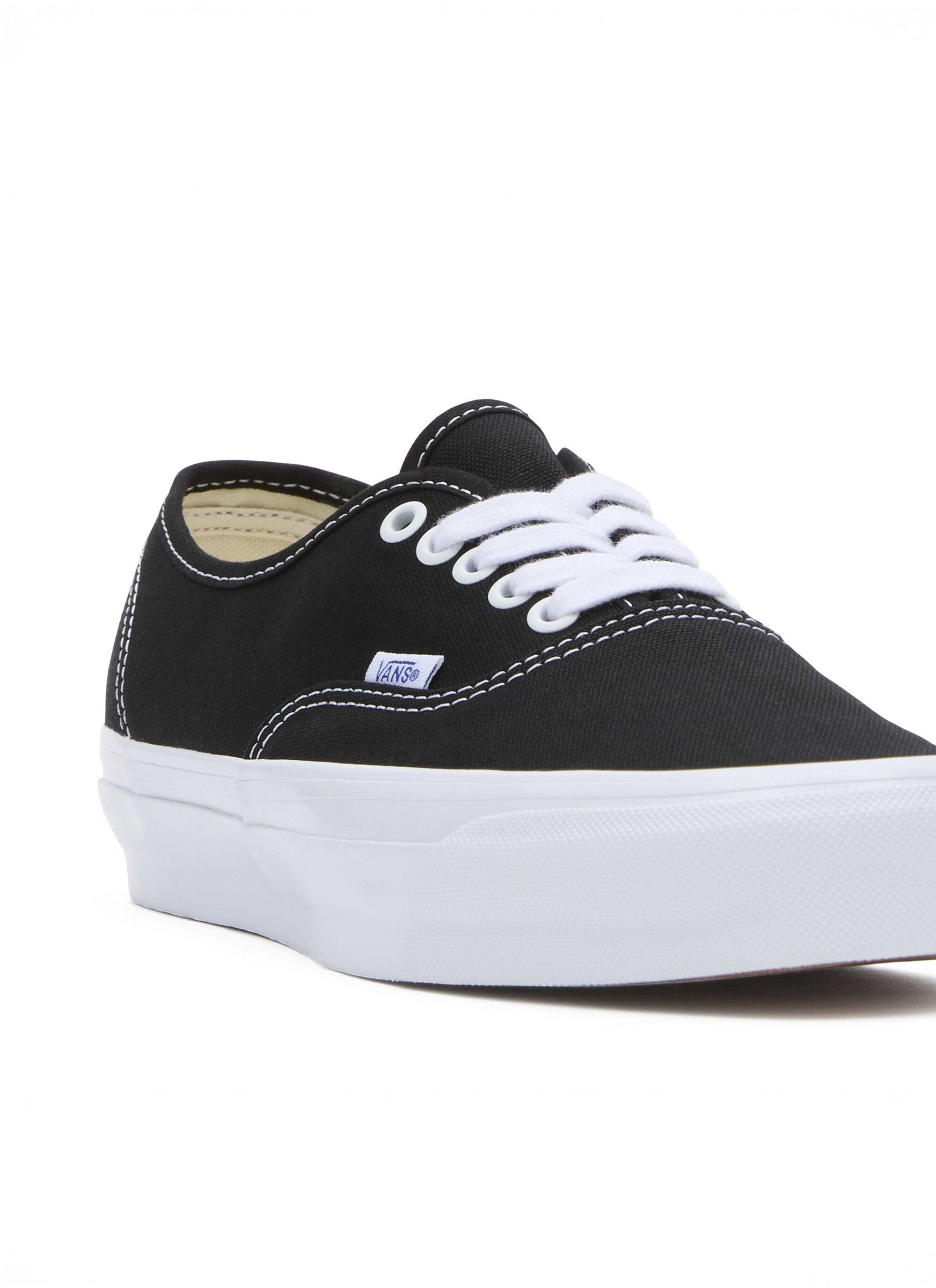 国内配送 VANS PREMIUM AUTHENTIC 44 BLACK/WHITE VANS PREMIUM AUTHENTIC 44 - BLACK/ WHITE – Undefeated