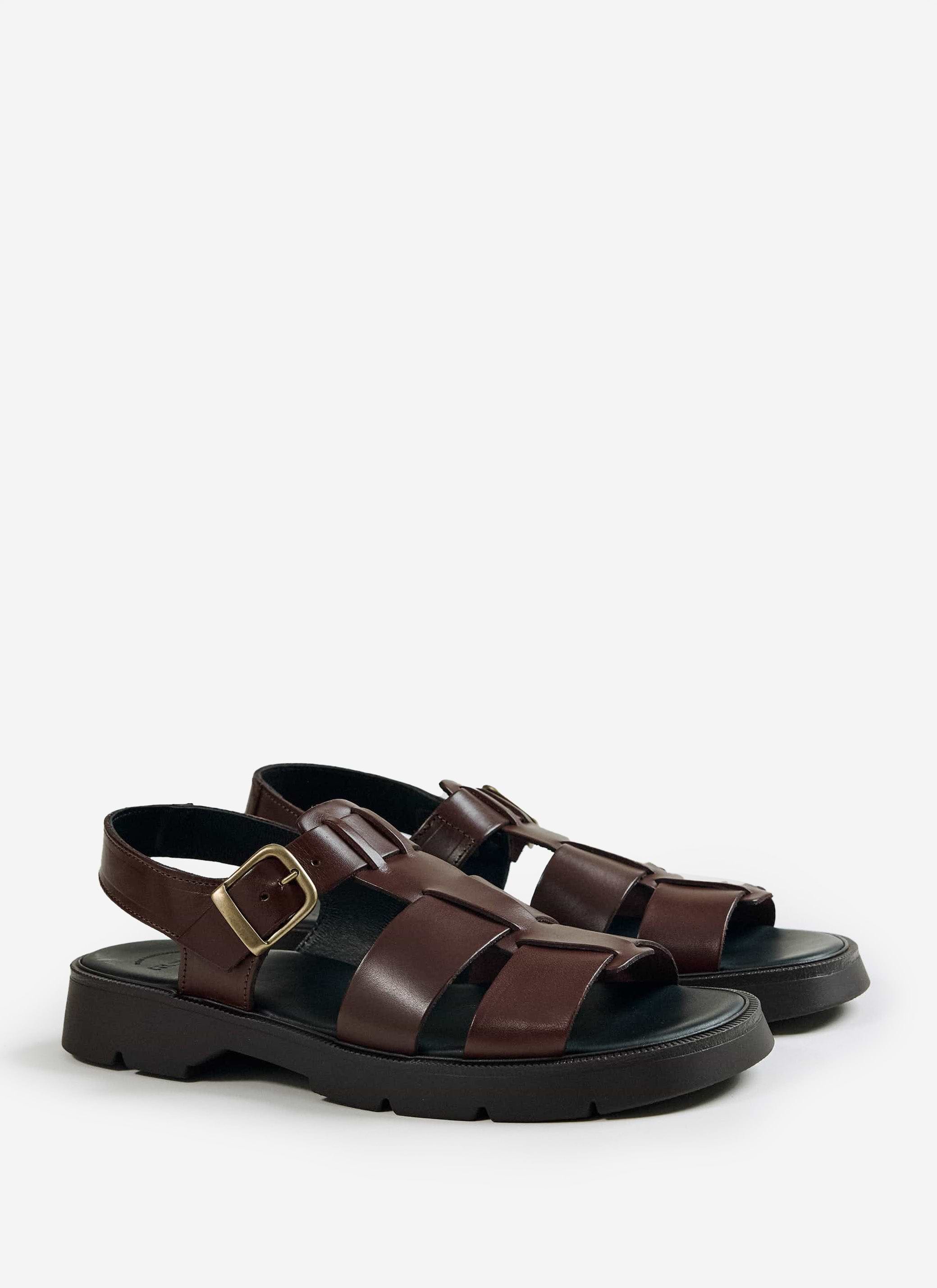 The Kleman Ballast VGT Sandal in marron from Percival. Style with Percival linen trousers for a sharp summer look.