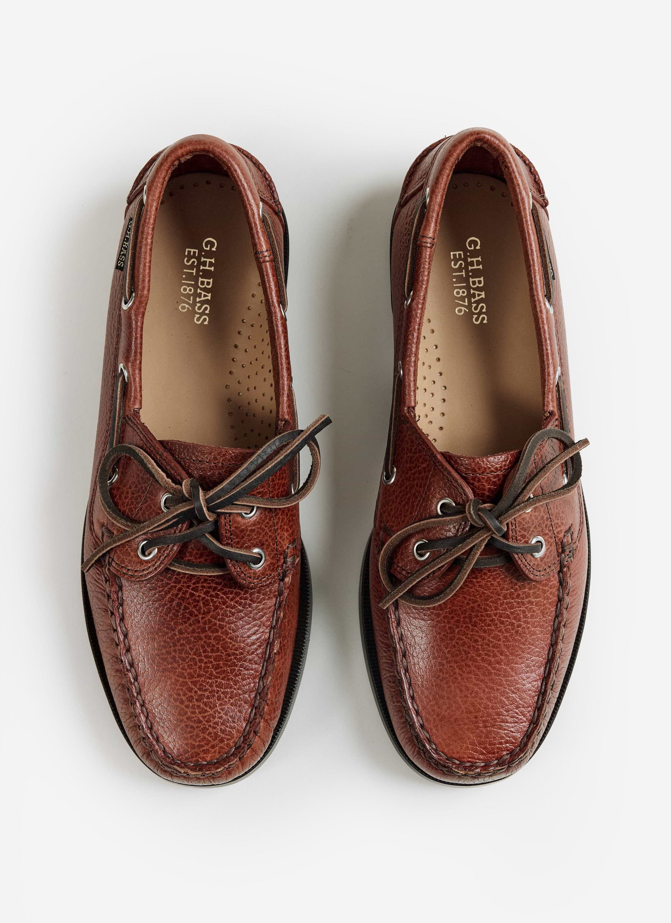 A top-down shot of the Percival G.H. Bass Jetty II Boater 2 Eye shoes in textured tan leather.