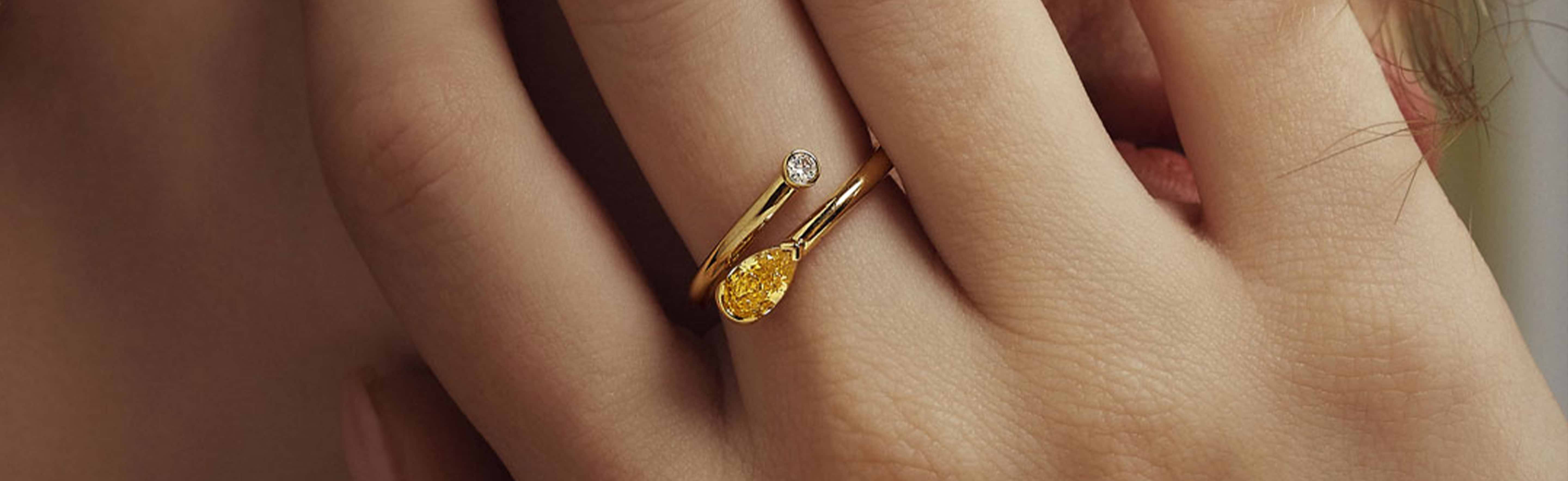Holiday Glimmer: Jewelry Gifts That Light Up Her Smile