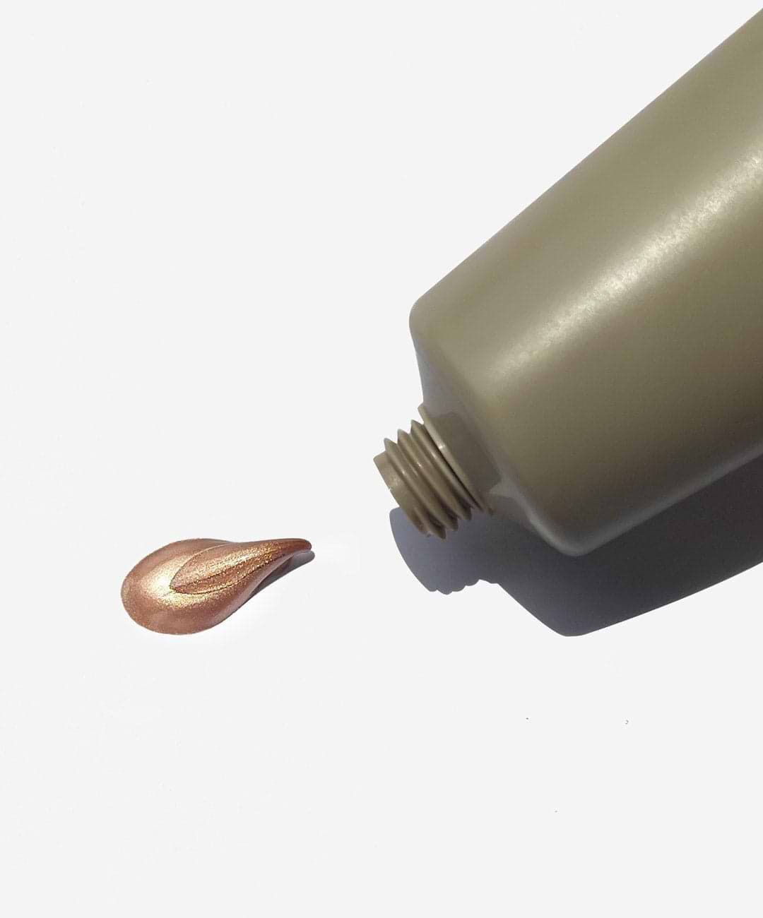 | desc: Gloss Highlighter in shade Topaz 