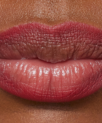 | desc: | text: light Lip Sculpt in shade Red
