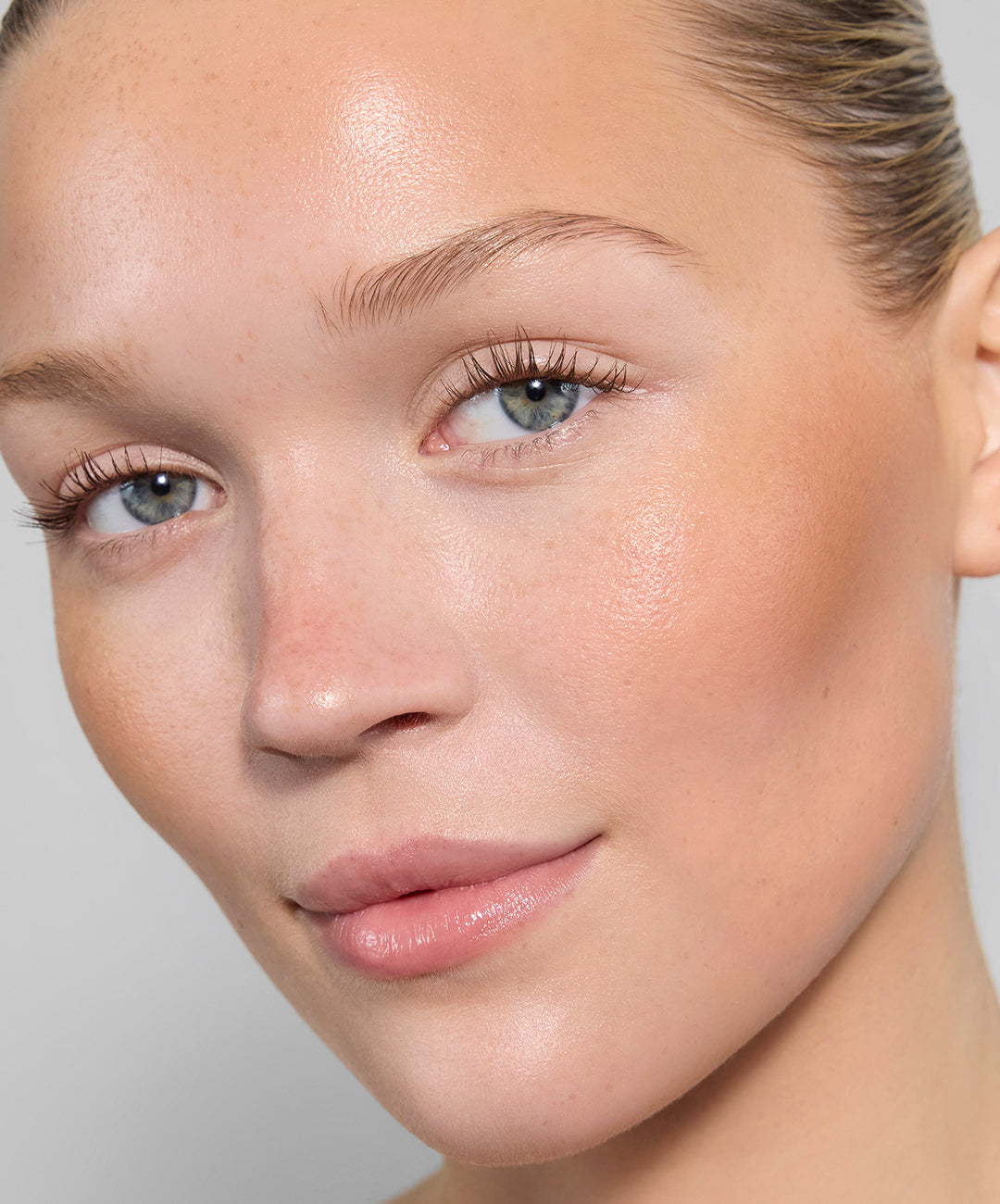 | desc: Jemima wears shade Sand 