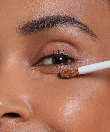 | desc: | text: light Marg wears shade 16C