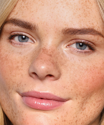 | desc: | text: light Sophia wears shade Blush