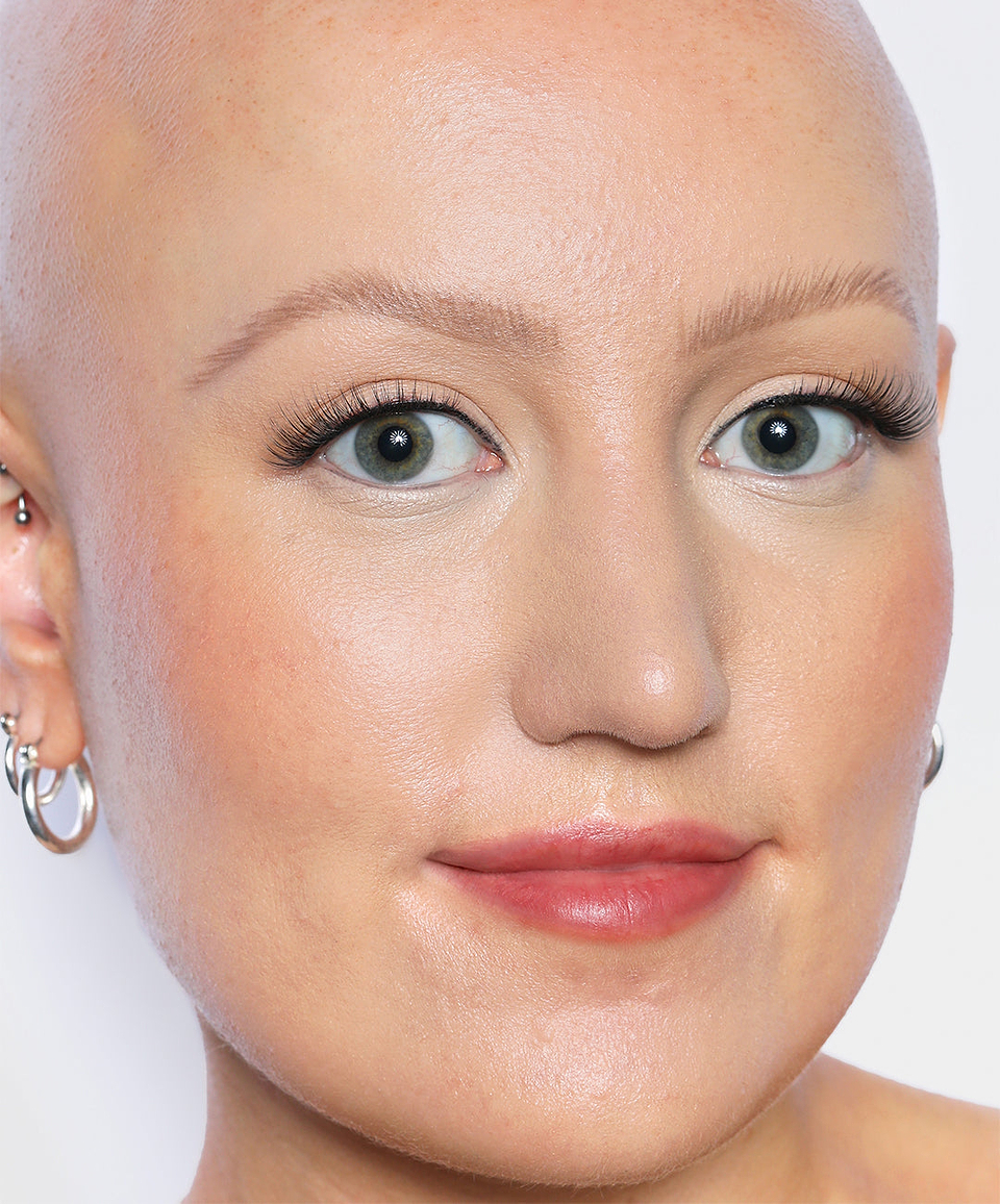 | desc: Natalie wears Brow Pencil in Light