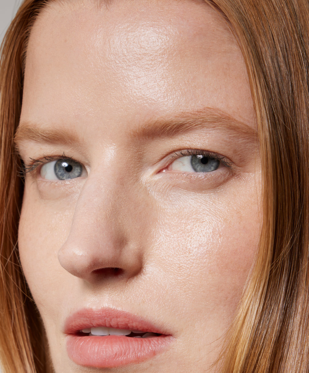 | desc: | text: light Brow Pencil in Auburn