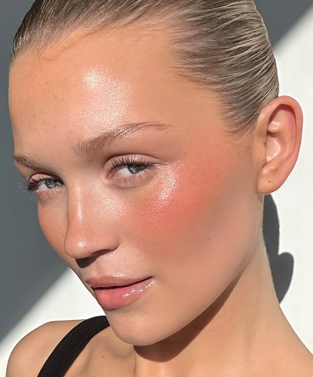 | desc: Jemima wears shade Malaya 