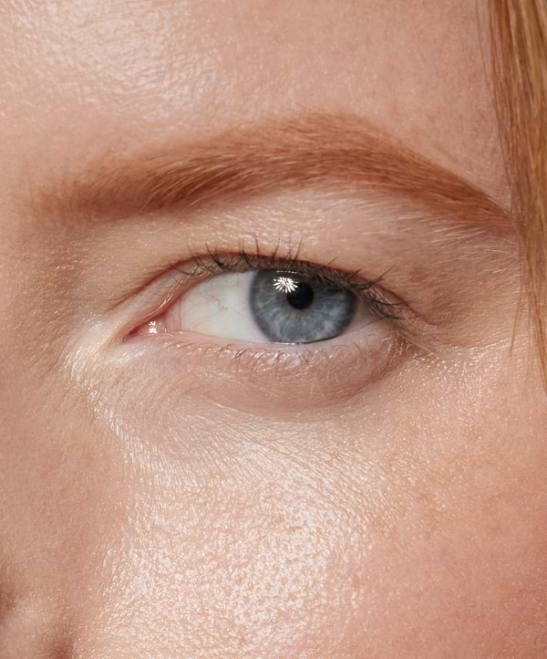 | desc: | text: light Brow Pomade in shade Auburn