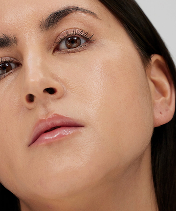 | desc: | text: light Gemma wears shade 160 W