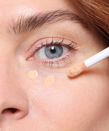 | desc: Vanessa wears shade 09W