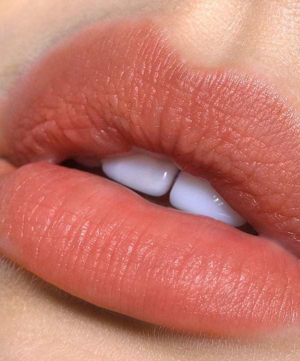 | desc: Lip Blush in shade Amber
