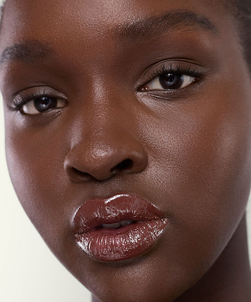 | desc: | text: light Miji wears shade Mocha