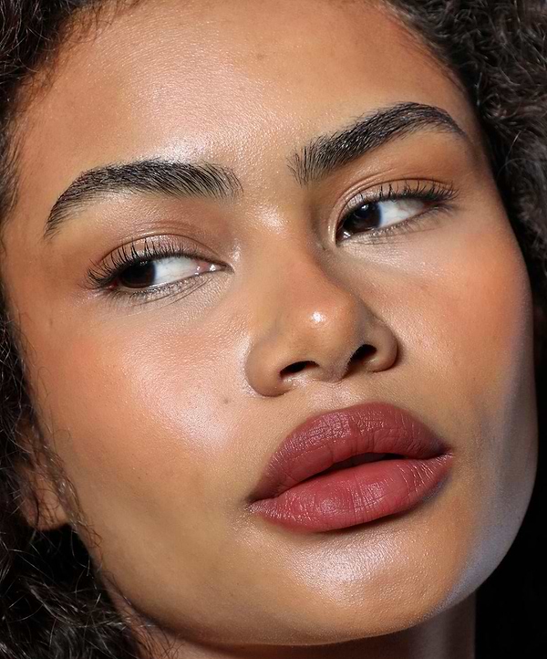 | desc: | text: light Yessica wears shade Wine