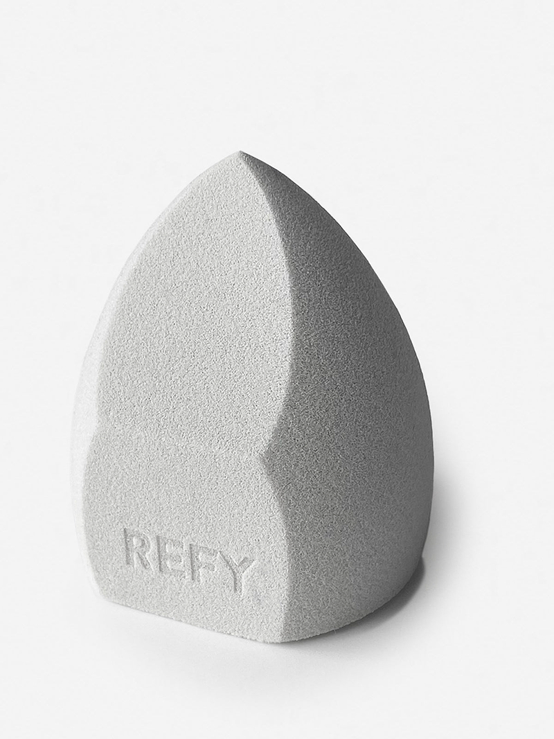 CLOSE UP IMAGE OF THE REFY BEAUTY SPONGE