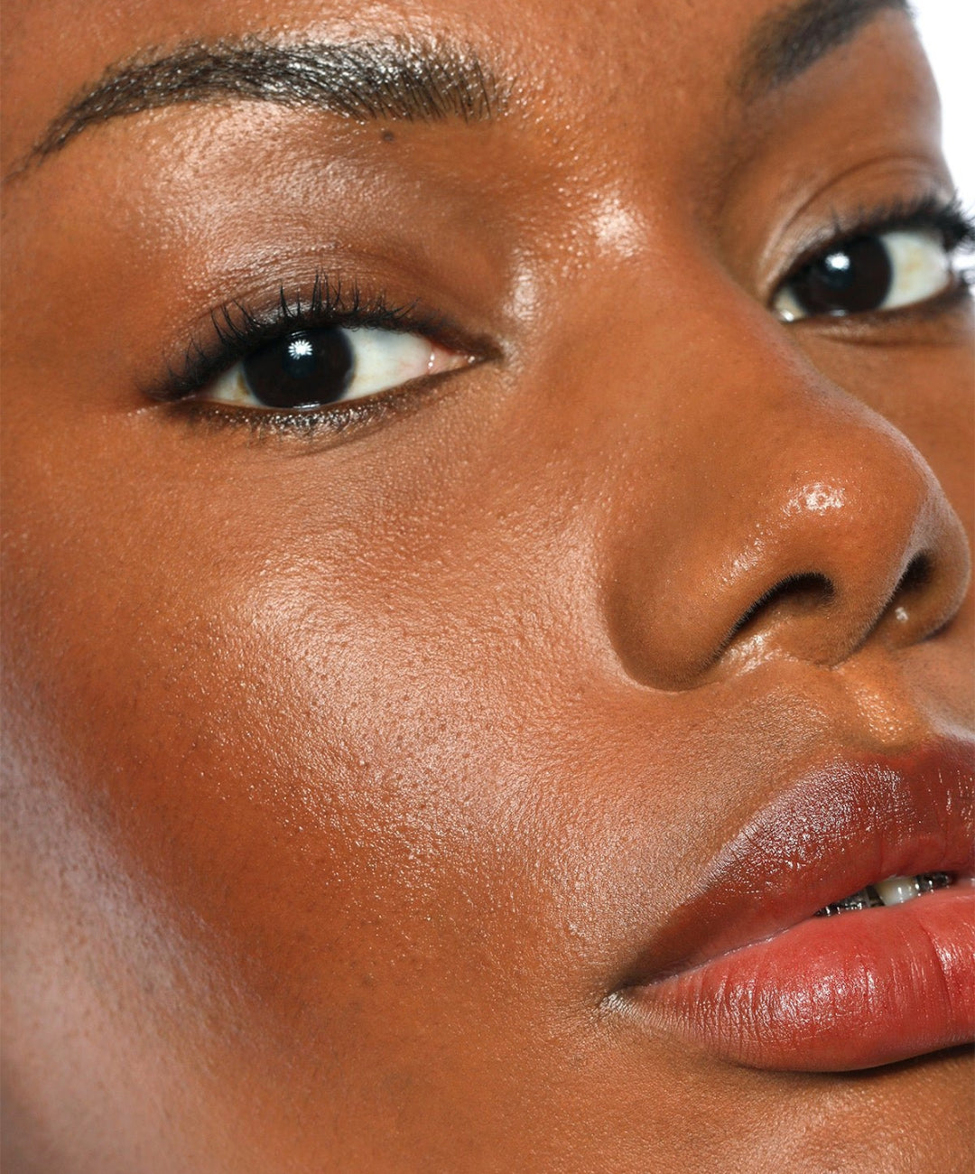 | desc: Model wears Shade 02