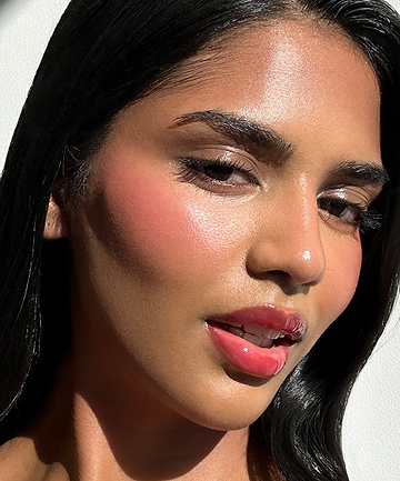 | desc: | text: light Aish wears shade Cherry 