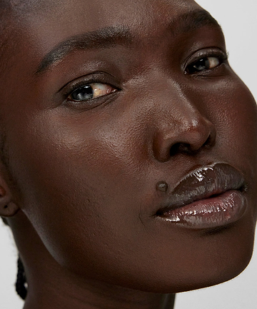 | desc: | text: light Anaai wears shade 280