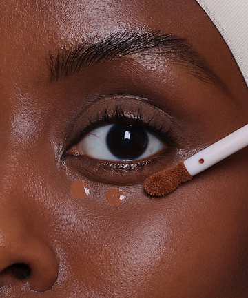 | desc: | text: light Anisa wears shade 19W