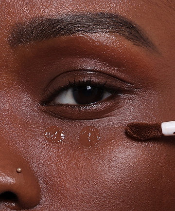 | desc: | text: light Eygpt wears shade 22W