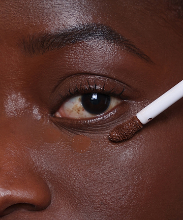 | desc: | text: light Marie wears shade 23N