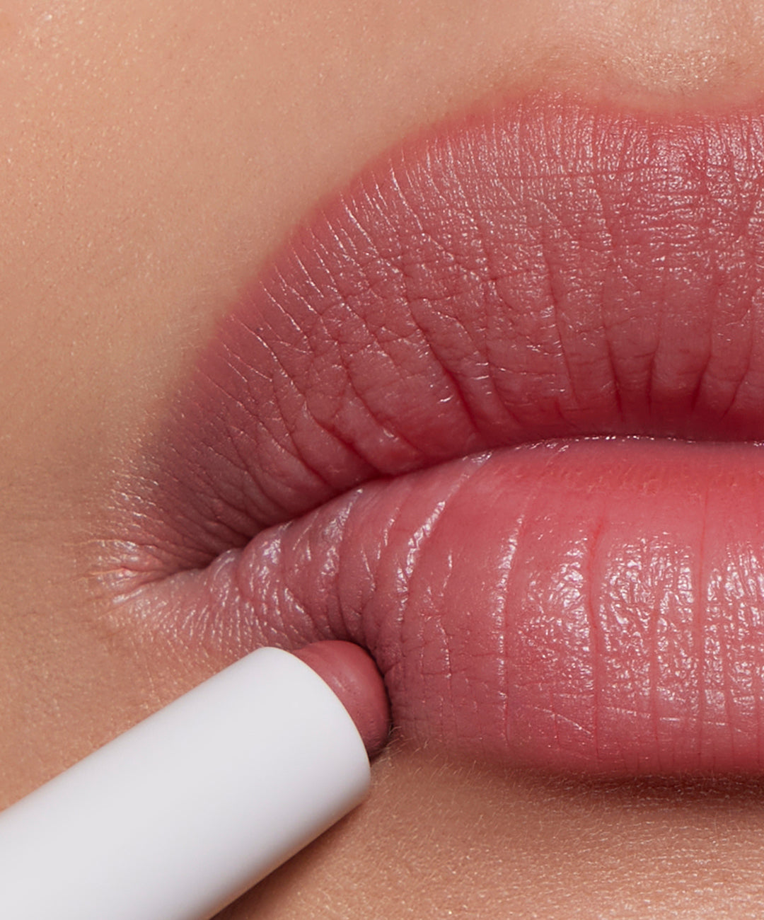 | desc: | text: light Blur Liner in shade Mauve