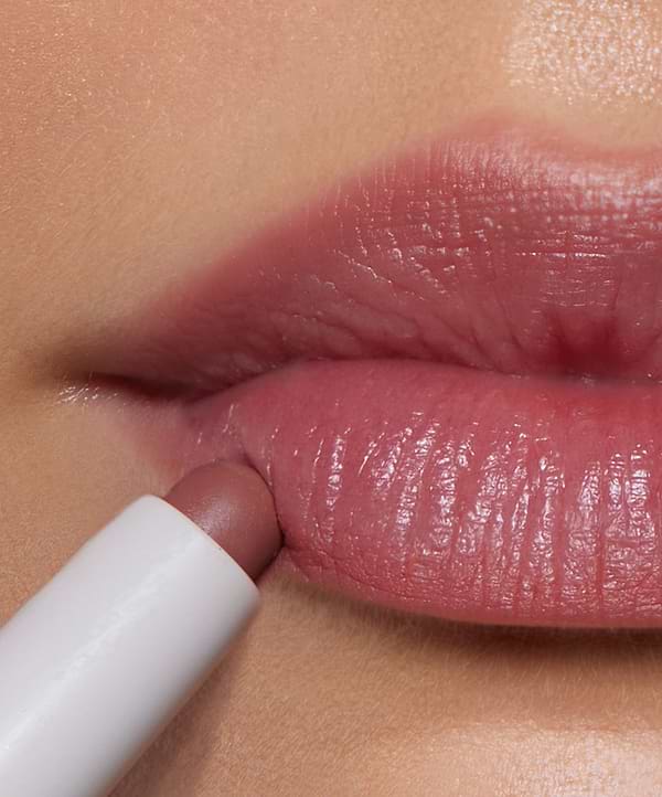 desc: | text: light Blur Liner in shade Opal