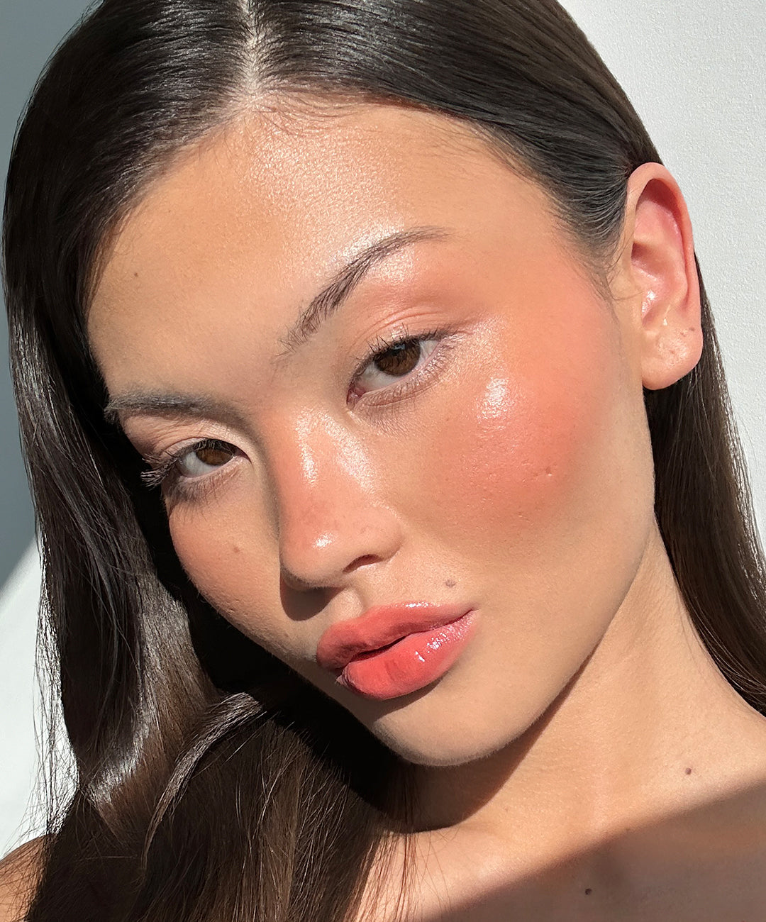| desc: Tuti wears Peach/Dusk