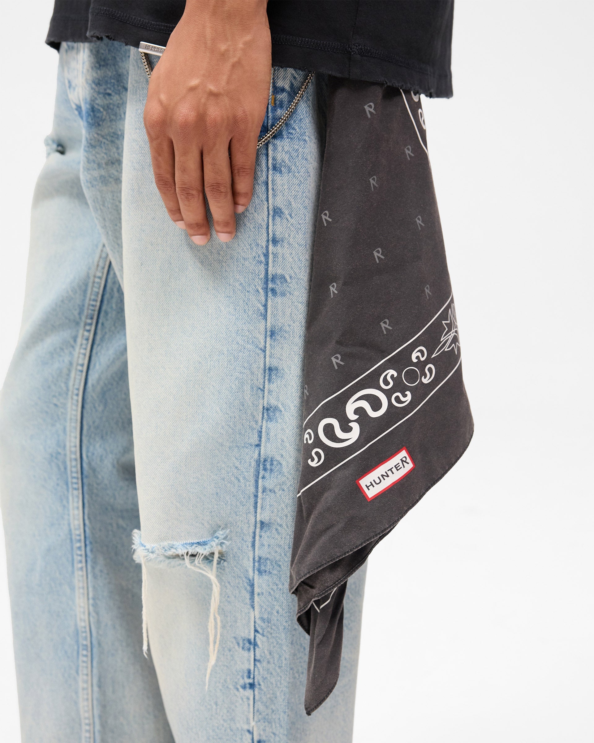 Represent X Hunter Bandana - Washed Black