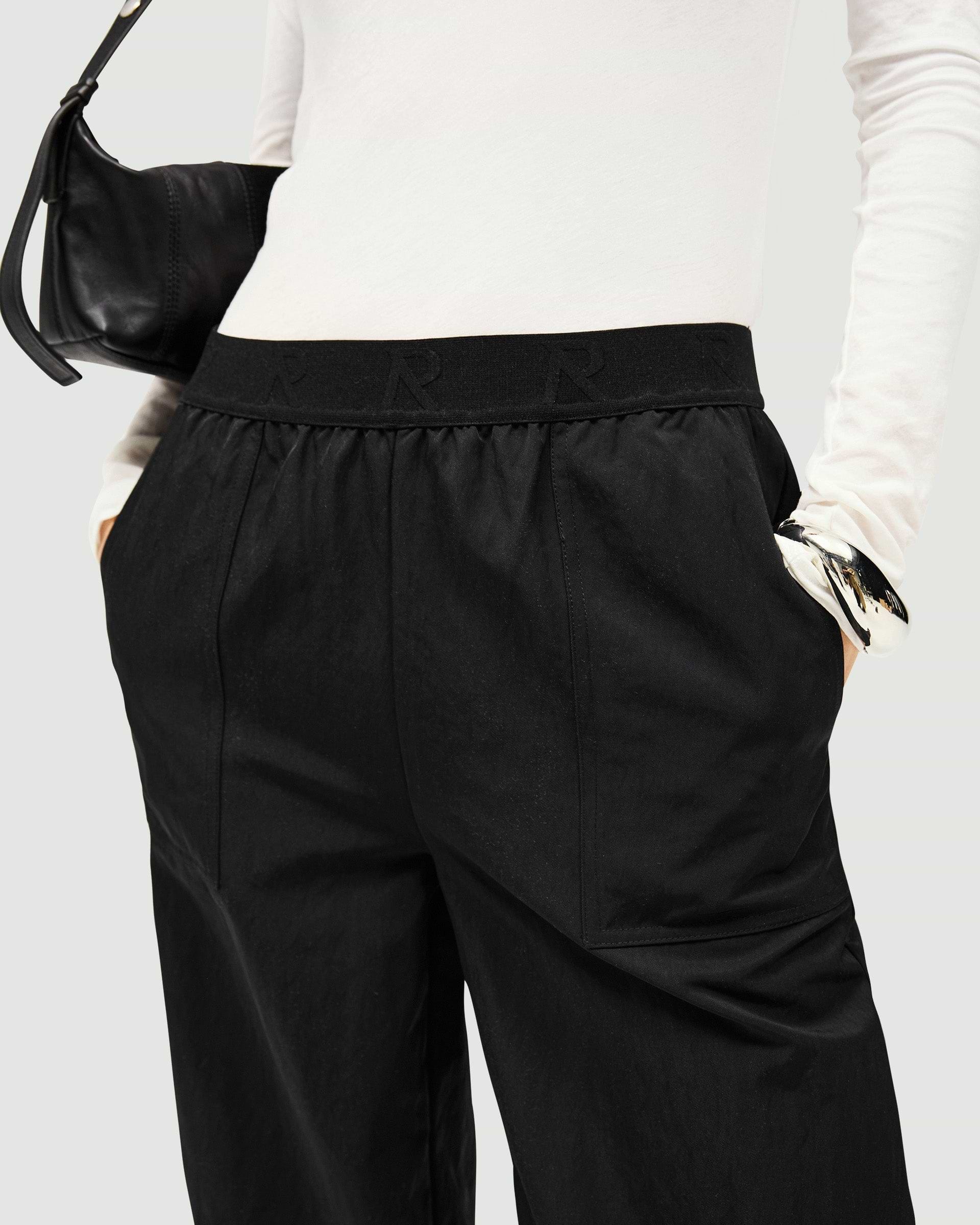 Subway Jogger - Jet Black
