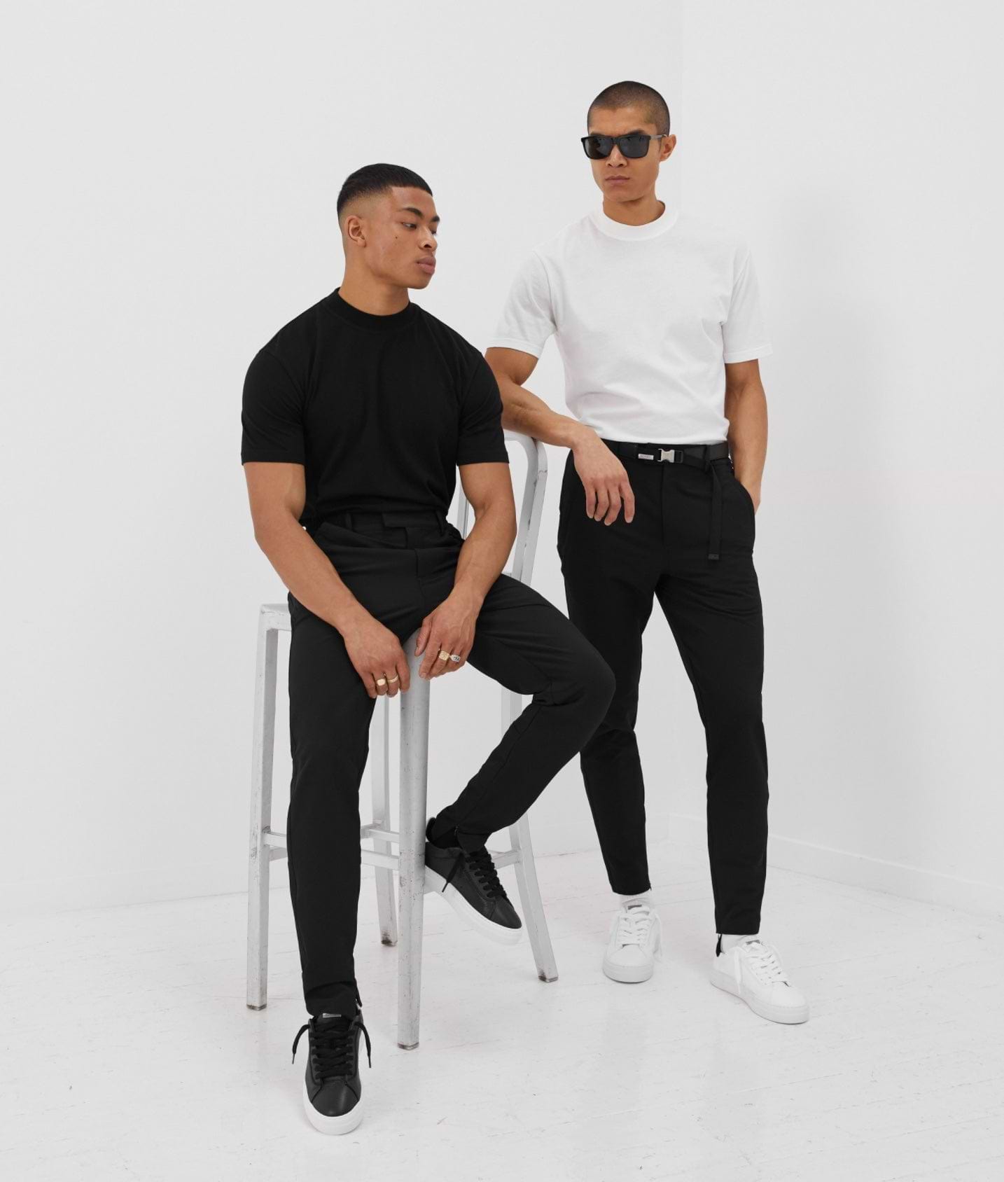 smart casual dress code t shirt Smart Casual Dress Code: A Modern Man's Guide In 2026