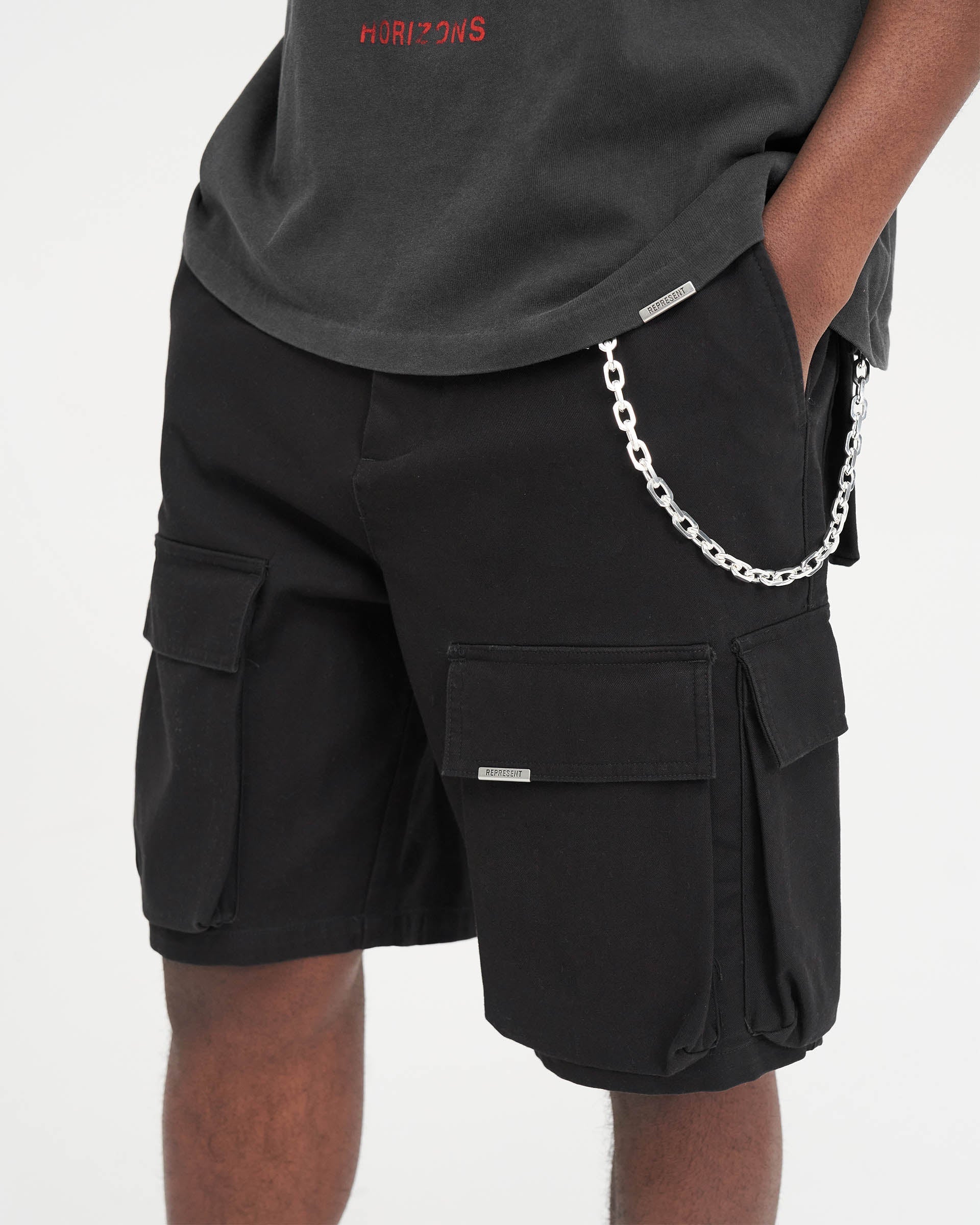 Baggy Cotton Cargo Short Black REPRESENT1
