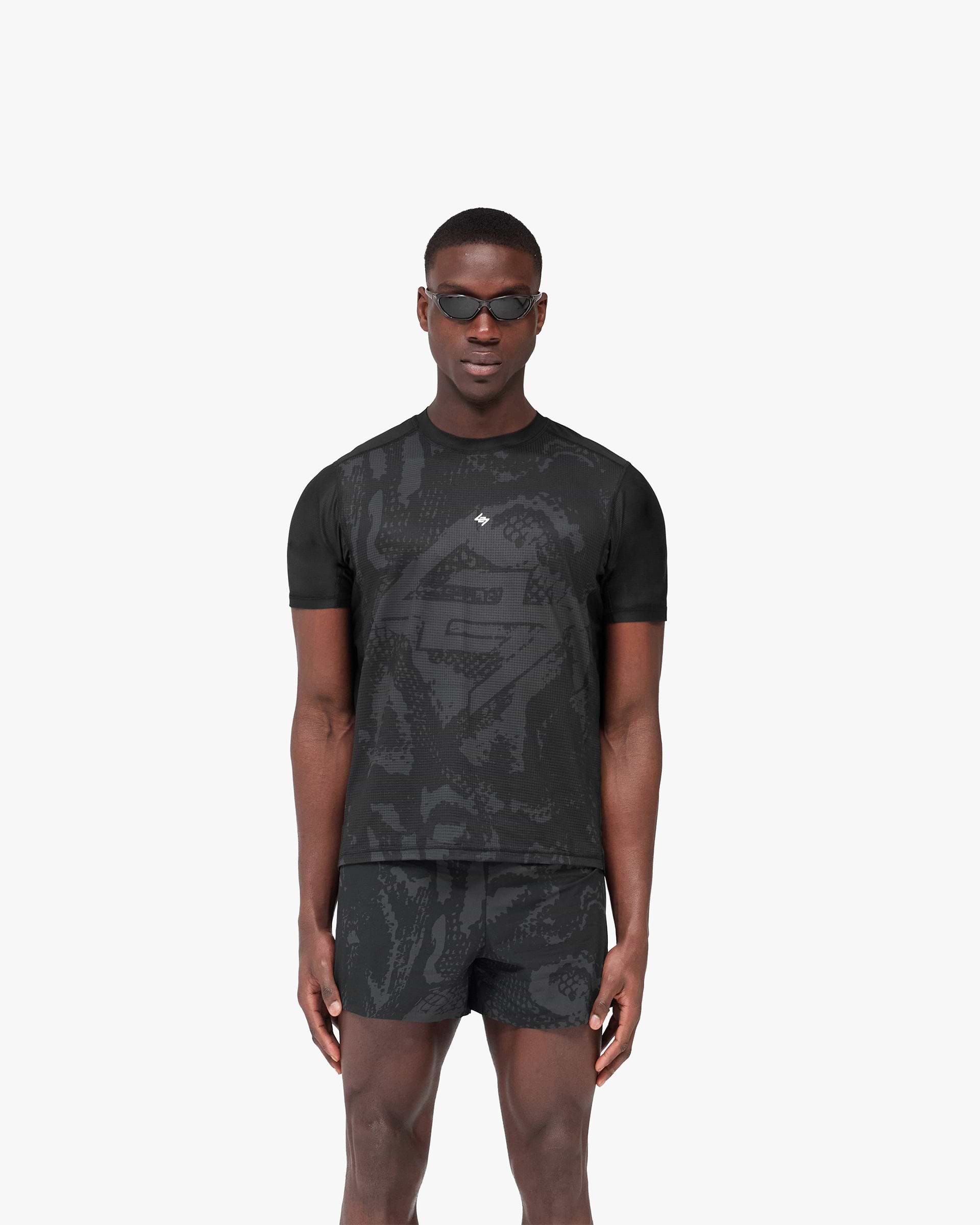 247_Manchester_T-Shirt_-_Black_03.jpg