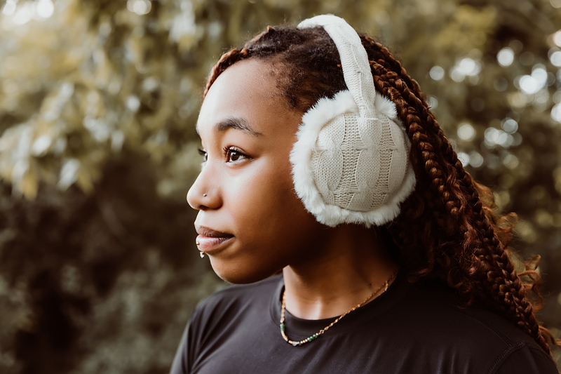 Advantages of Earmuffs: Stay Warm and Stylish