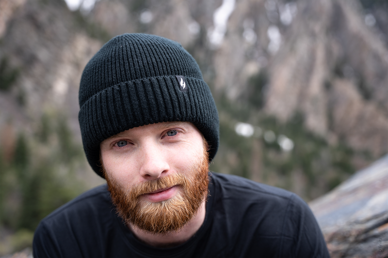 Man wearing Heat Holders® beanie in the winter.